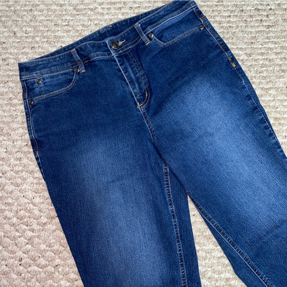 2 for $20 or 5 for $40
CHRISTOPHER & BANKS - SIZE 8 - Picture 3 of 9